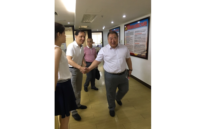 谷峰书记带队到华琨实业等公司进行调研