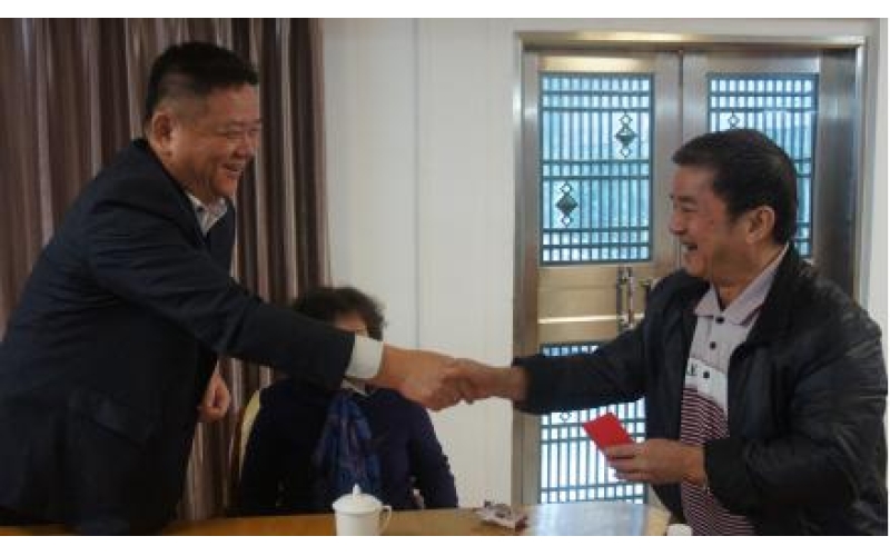 公司纪委书记王德海到机关服务总公司开展春节前慰问