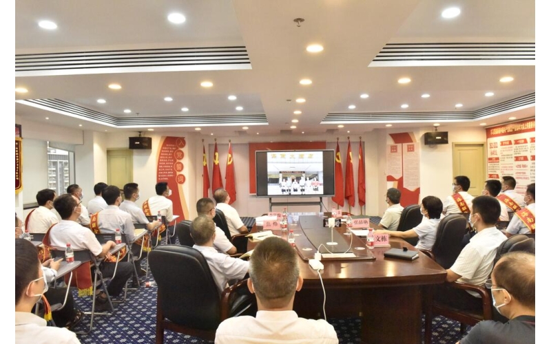 海南联合召开疫情防控志愿者表彰大会暨“身边的典型”宣讲会